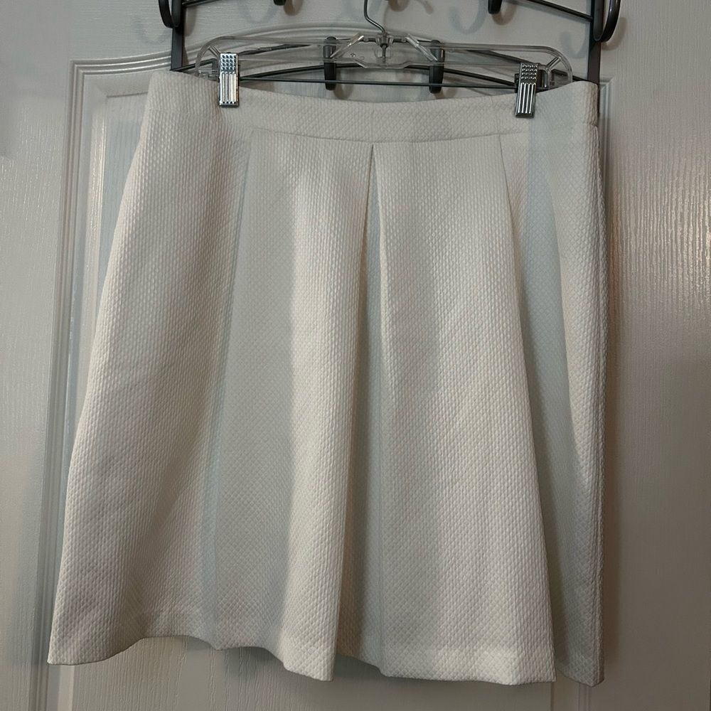 Worthington White Pleated Waffle Textured Skirt Women’s 12 EUC‎